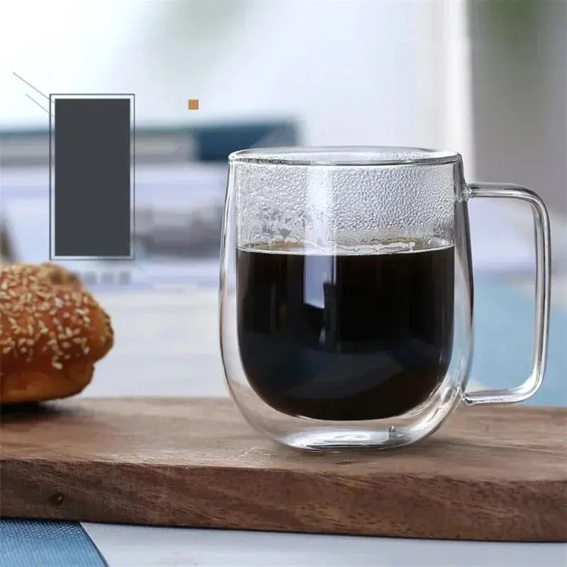 Caneca Minimalista de Vidro Borosilicato Resistente ao Calor e Parede Dupla Casamarella