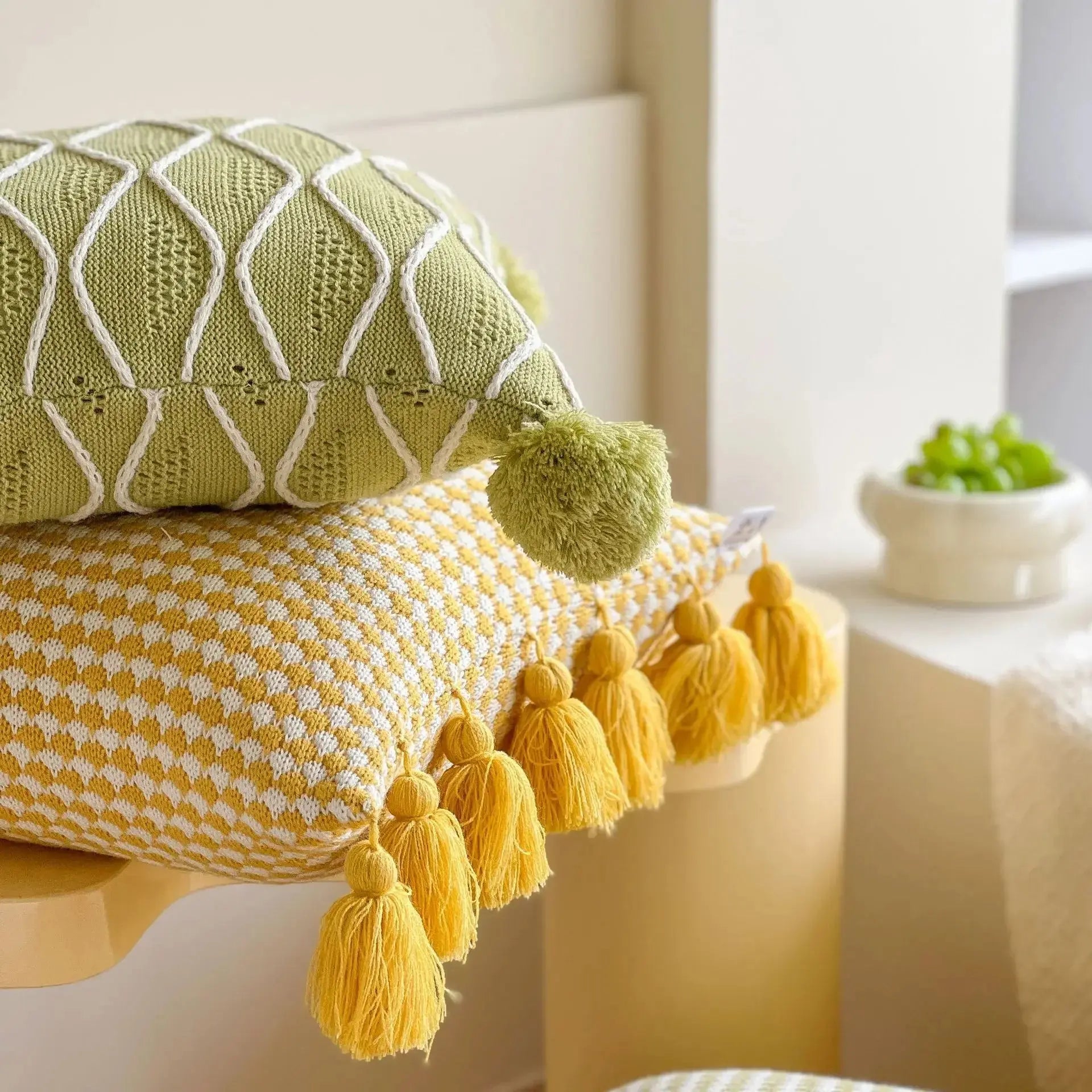 Capas de Almofadas com Tramas e Borlas - Estilo e Conforto Casamarella