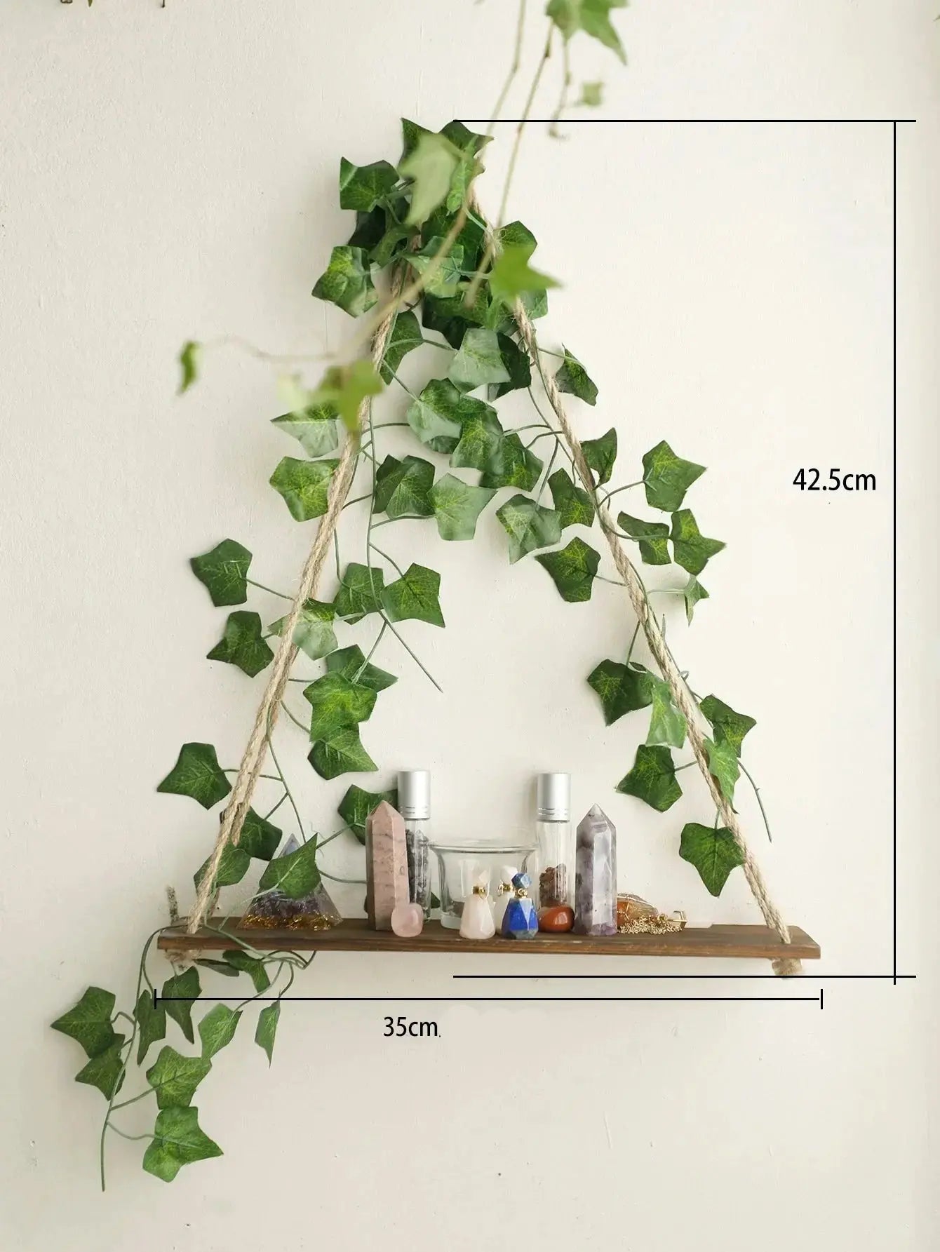 Prateleira de Corda Triangular com Luzes Decorativas e Folhagens Casamarella