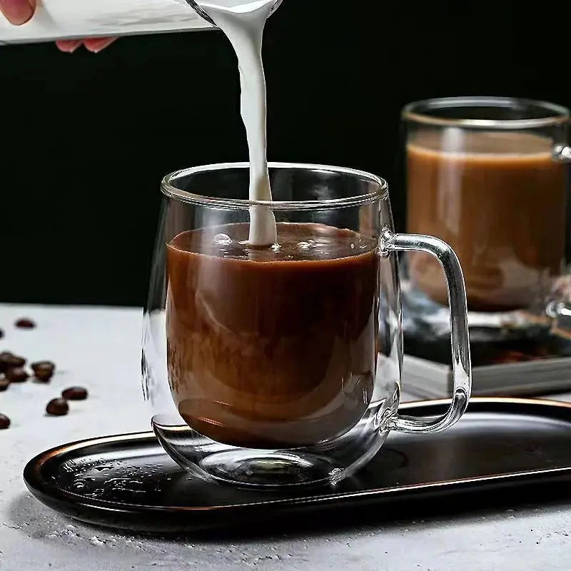 Caneca Minimalista de Vidro Borosilicato Resistente ao Calor e Parede Dupla Casamarella