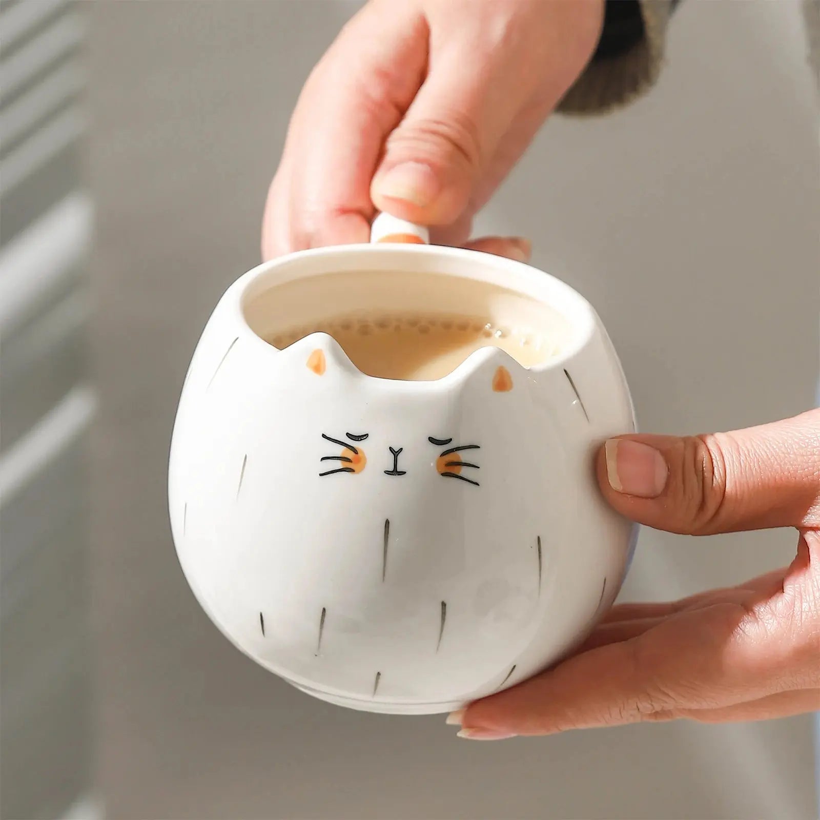 Caneca de Cerâmica com Orelhas de Gato Casamarella