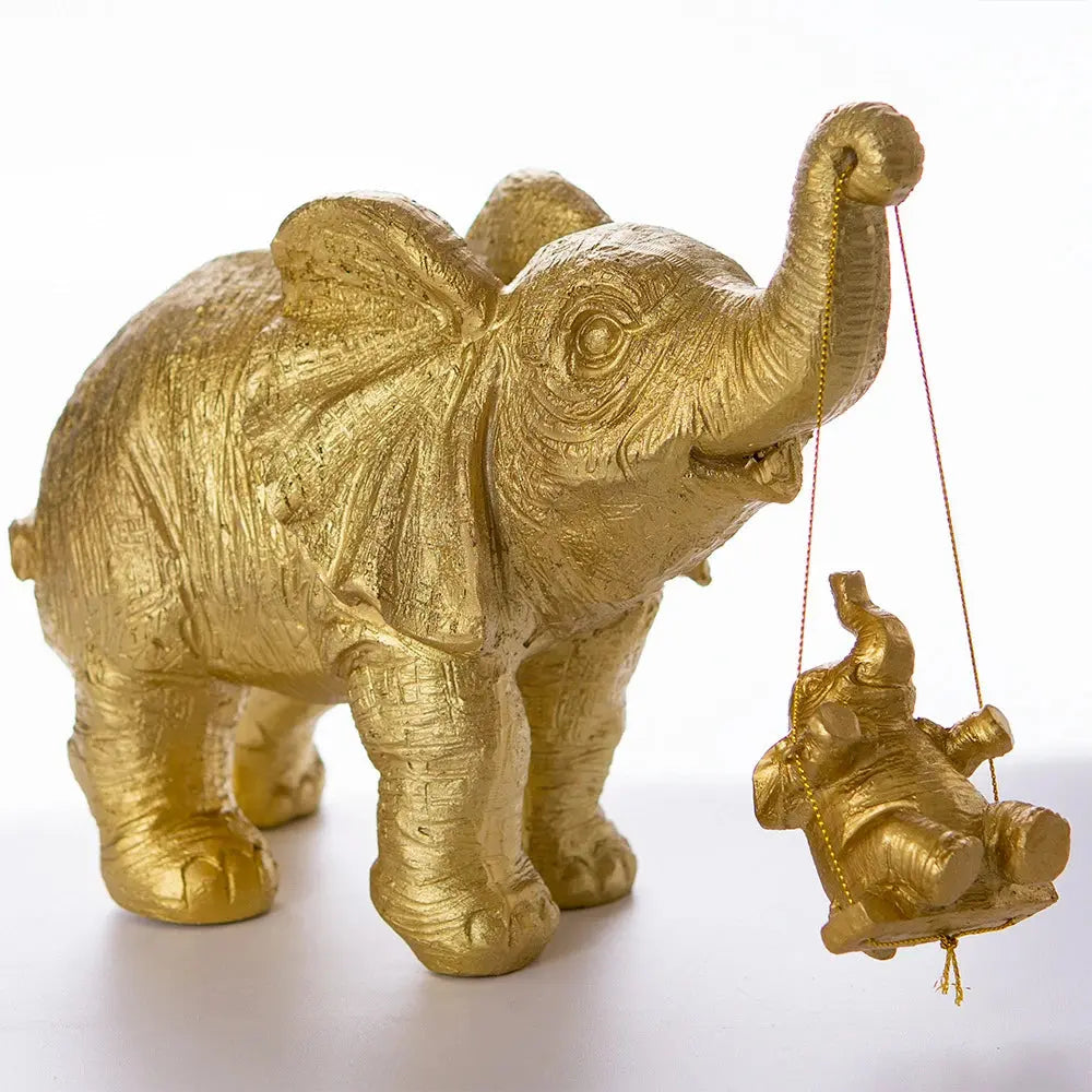 Estatueta Decorativa de Elefante Dourado Mãe e Filhote no Balanço Casamarella