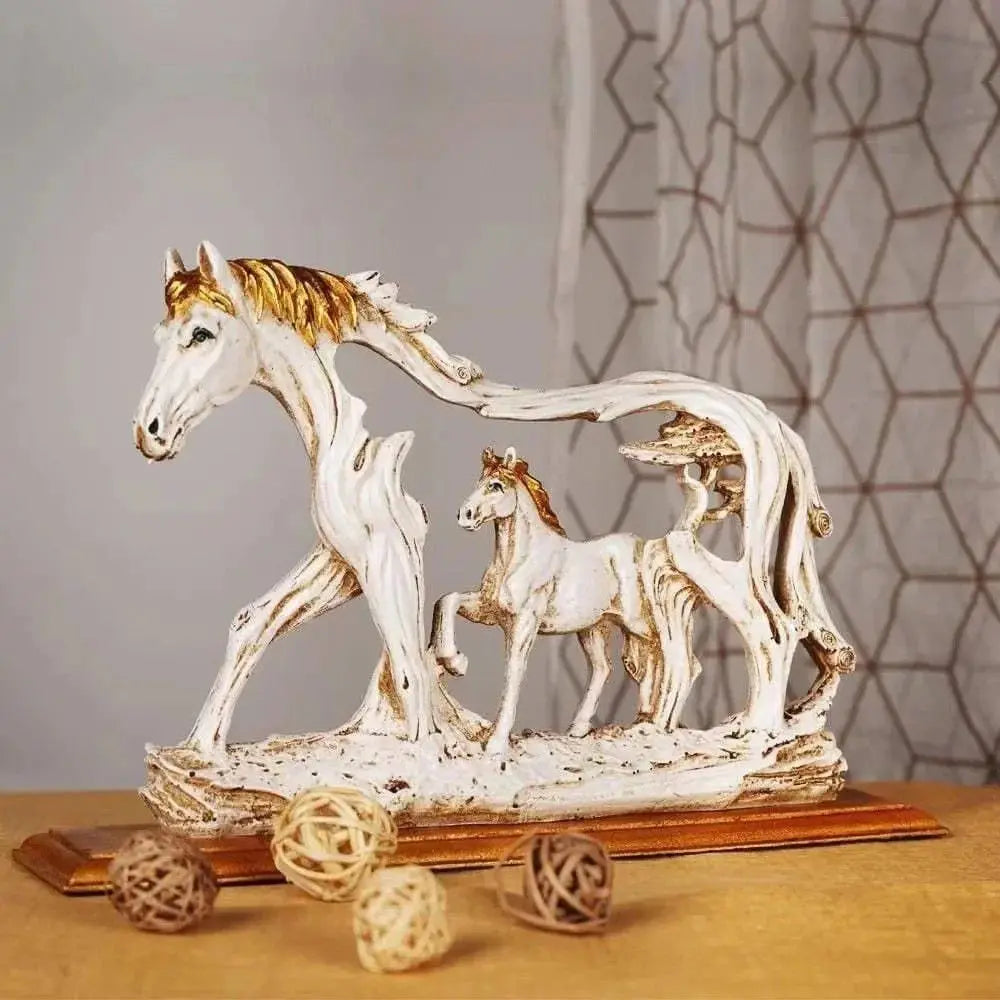 Estatueta de Resina Cavalo e Potro Correndo Casamarella
