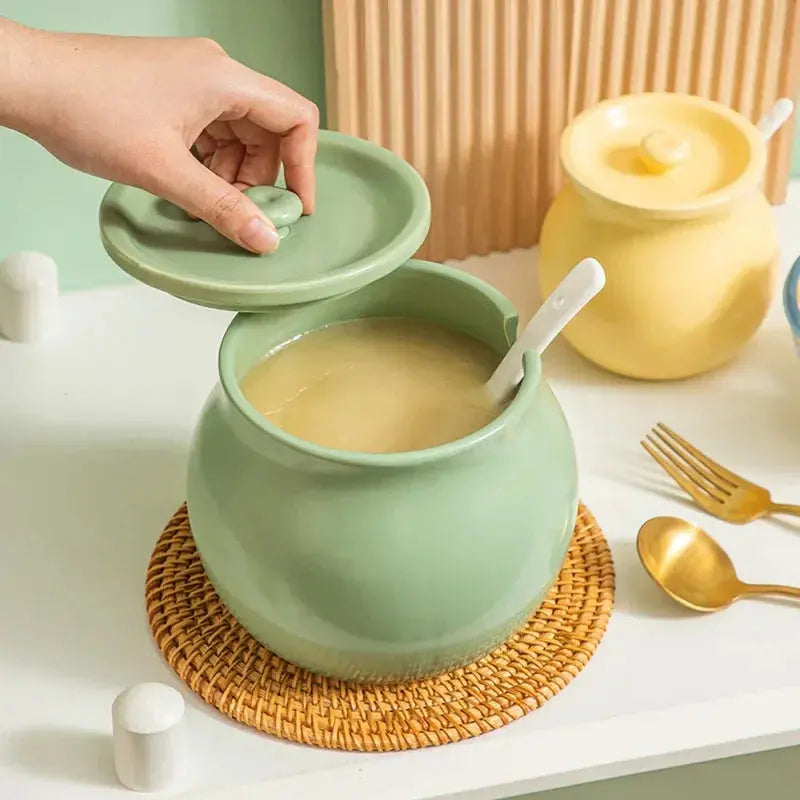 Pote de Cerâmica com Tampa e Colher para Temperos Casamarella